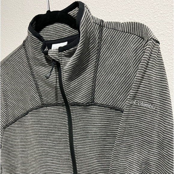 Columbia Zippered Jacket - Picture 4 of 10